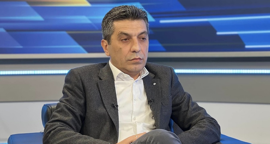 Mexhiti  Ali Ahmeti duhet të shkojë në opozitë  Fronti dhe VLEN i do të jenë në situatë 15 15 me deputetë shqiptarë 